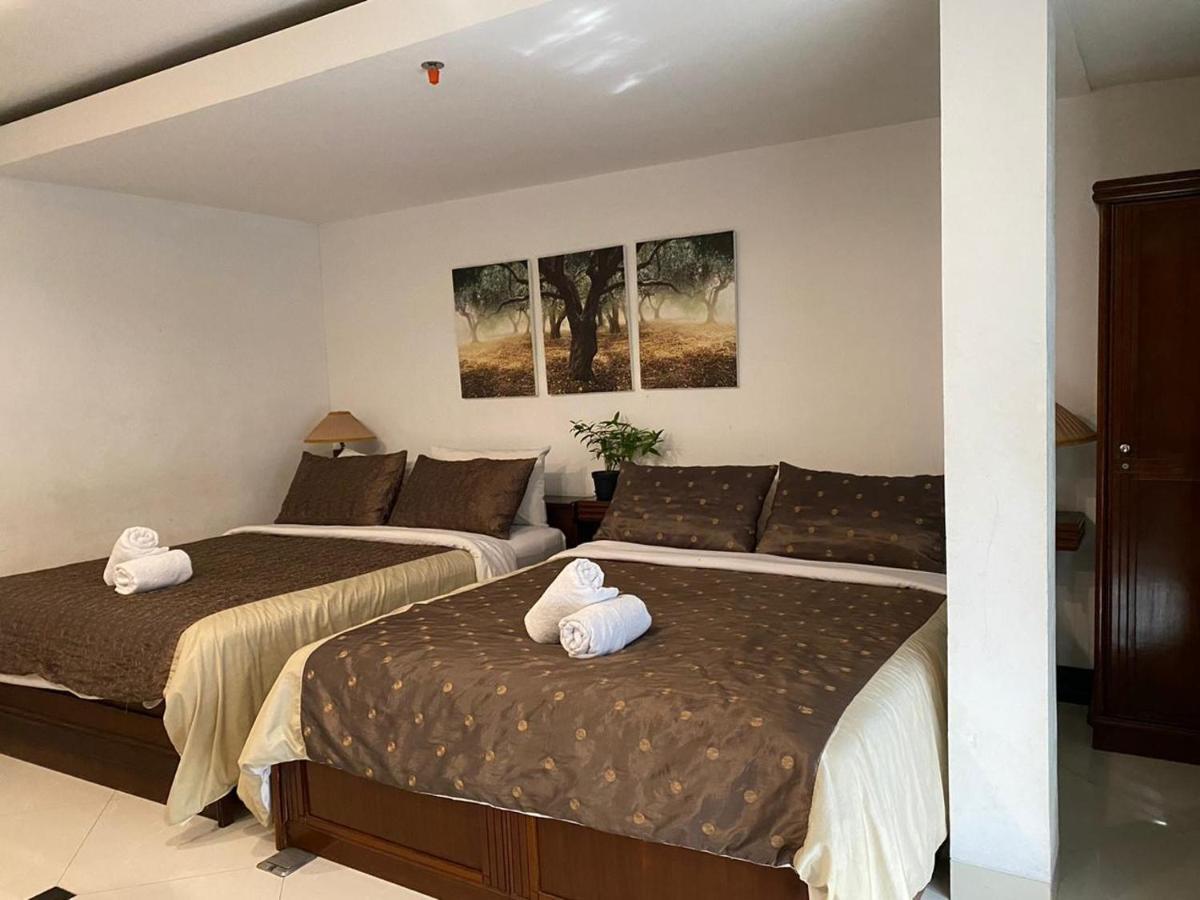 La Nostalgie Boutique Guest House Бандунг Екстер'єр фото