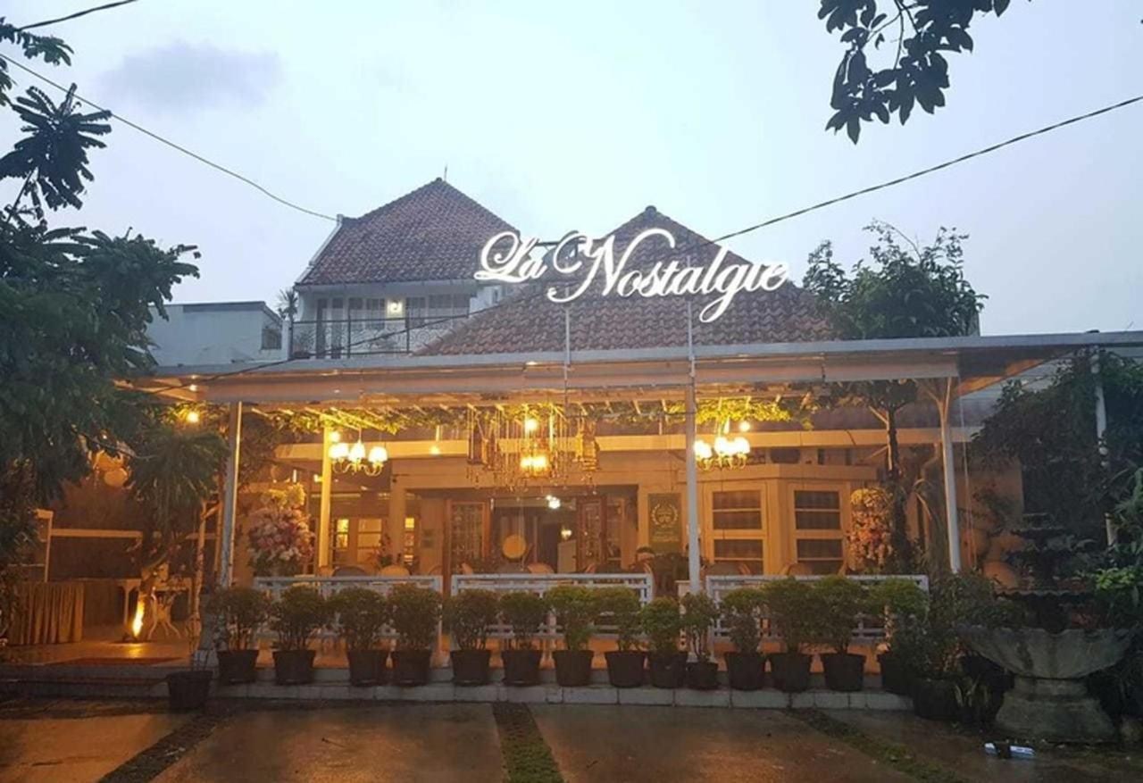 La Nostalgie Boutique Guest House Бандунг Екстер'єр фото