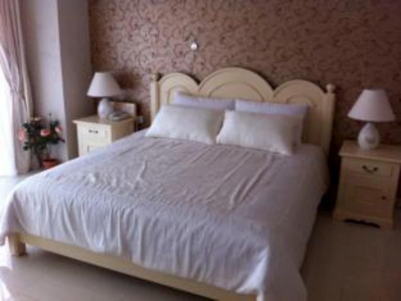 La Nostalgie Boutique Guest House Бандунг Екстер'єр фото