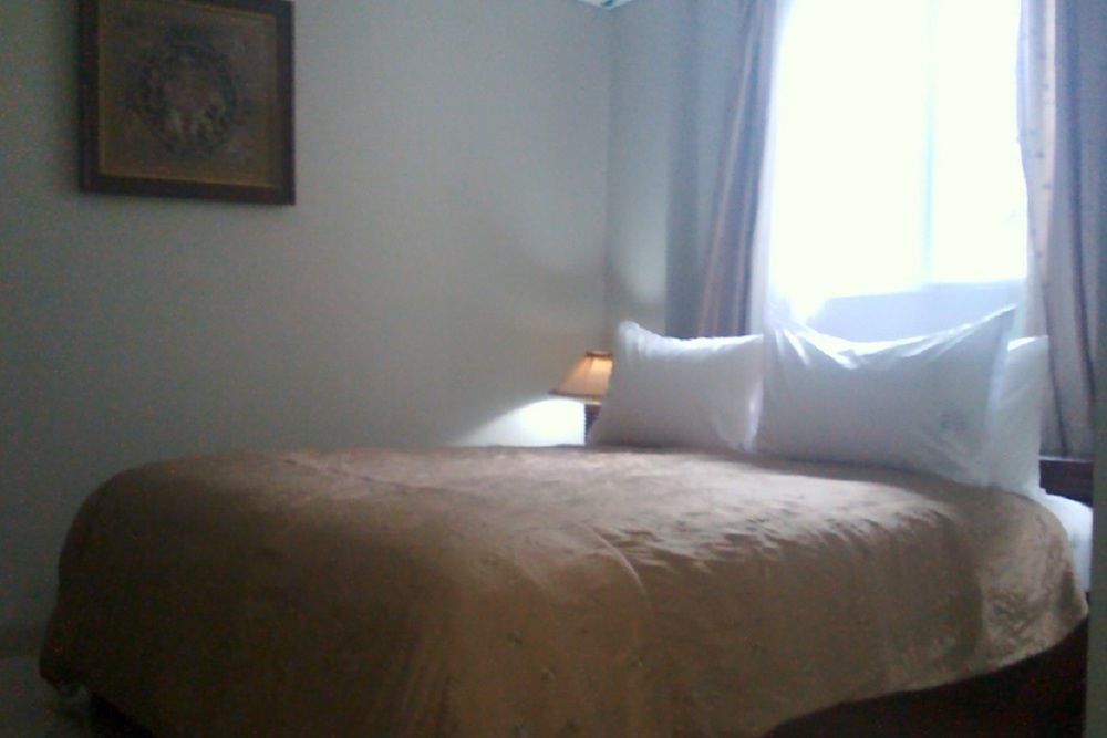 La Nostalgie Boutique Guest House Бандунг Екстер'єр фото