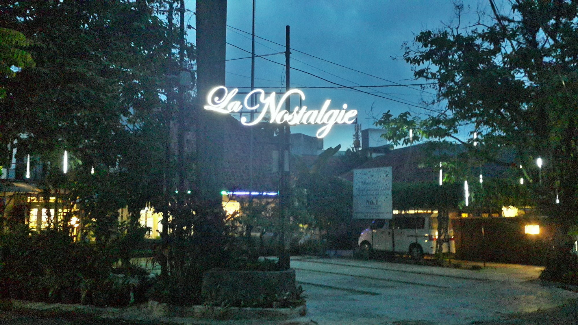 La Nostalgie Boutique Guest House Бандунг Екстер'єр фото